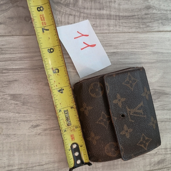 LOUIS VUITTON W Hook Wallet Monogram Beige Monogram Canvas Authentic - Picture 10 of 11